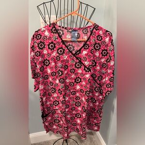Zoe + Chloe Contrast Mock Wrap “Sugar Boo” Pink Black 3X 3XL Women’s scrub top